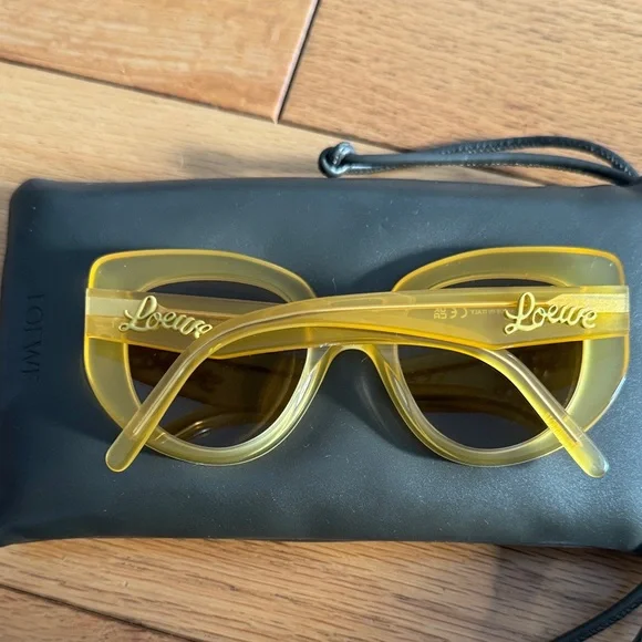Authentic Loewe Yellow Sunglasses - Picture 6 of 7